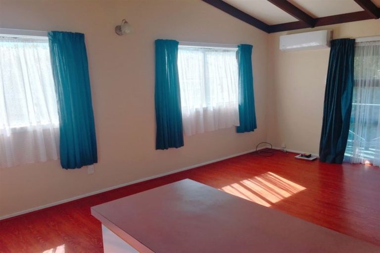 Photo of property in 2/64 Mcleod Road, Te Atatu South, Auckland, 0610