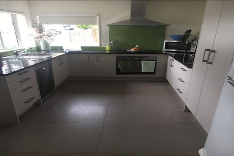 Photo of property in 3/14b Moffat Road, Red Beach, 0932