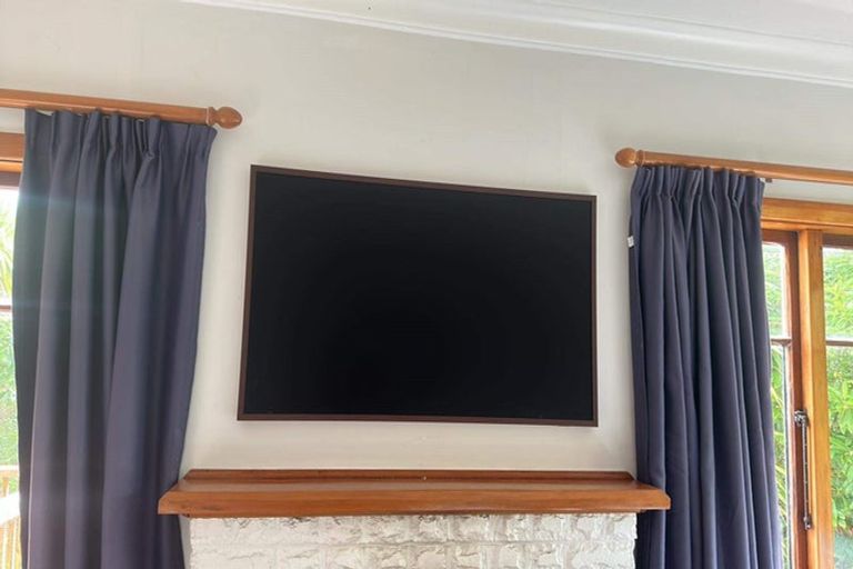 Photo of property in 70 Chamberlain Road, Karori, Wellington, 6012