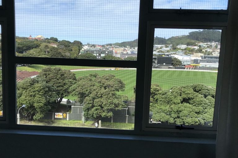 Photo of property in Grandstand Apartments, 10/80u Kent Terrace, Mount Victoria, Wellington, 6011