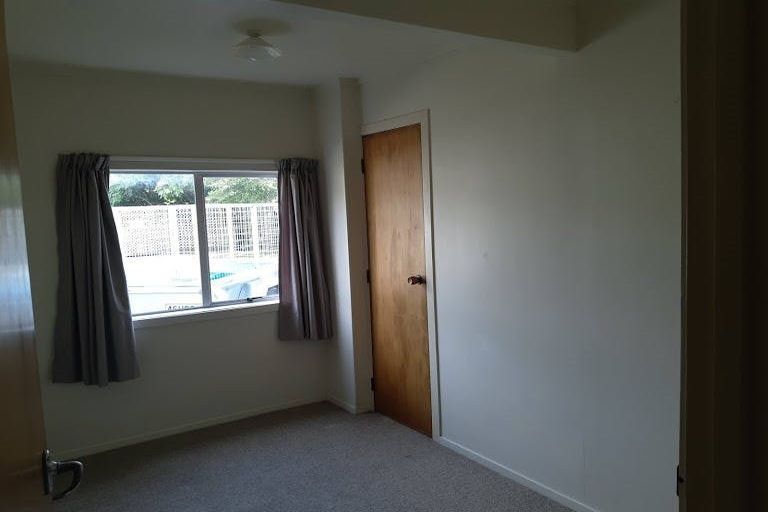 Photo of property in 37d Paramu Avenue, Birkdale, Auckland, 0626