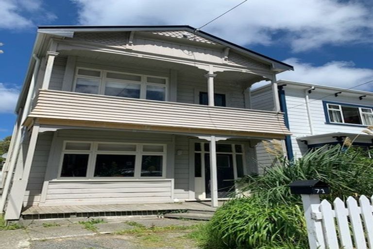 Photo of property in 71 Rolleston Street, Mount Cook, Wellington, 6021