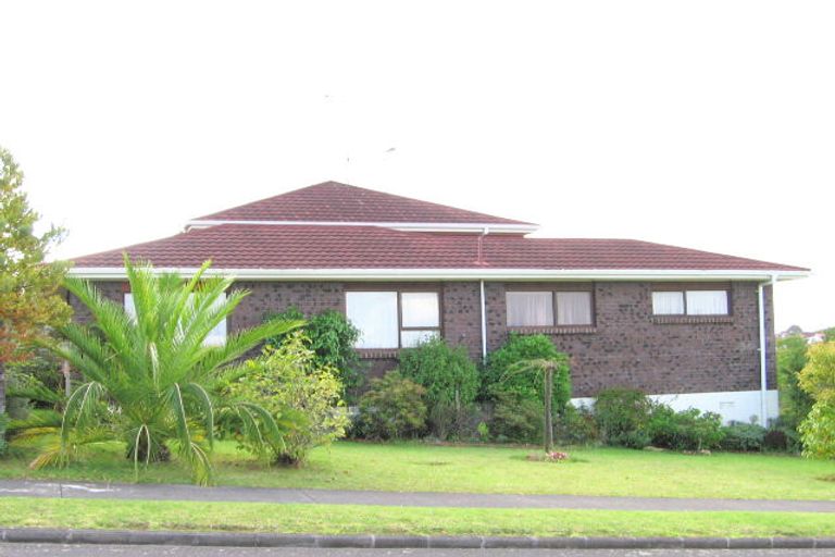 Photo of property in 34a Mark Edward Drive, Half Moon Bay, Auckland, 2012