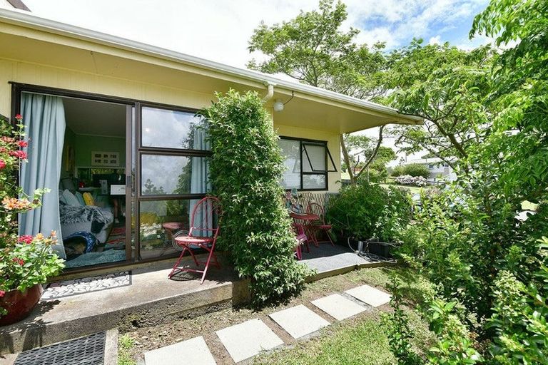 Photo of property in 1/3 Miro Street, Helensville, 0800