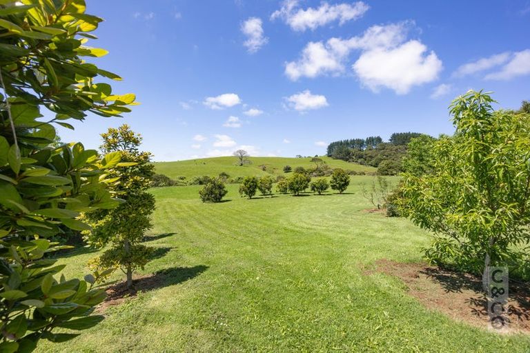 Photo of property in 83 Mount Albion Rise, Taupaki, Henderson, 0782