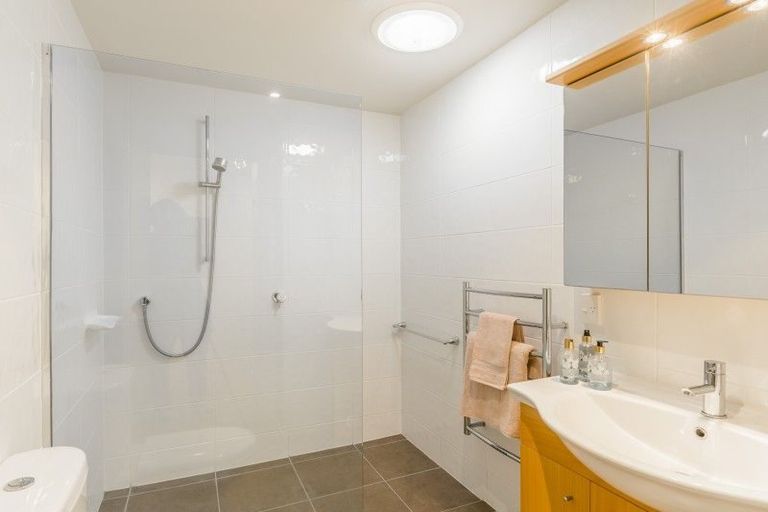 Photo of property in 4-u31 Seaview Road, Paraparaumu Beach, Paraparaumu, 5032