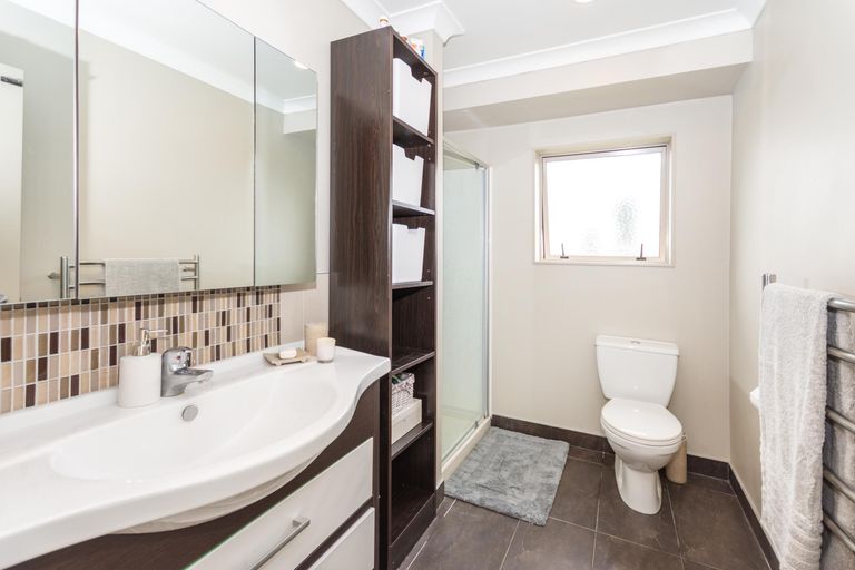 Photo of property in 37 Ina Ville Drive, Pukekohe, 2120