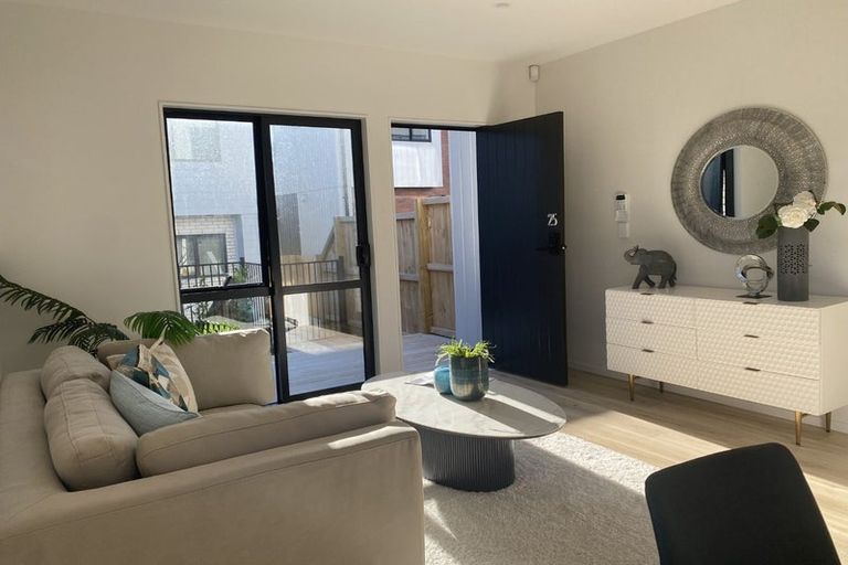 Photo of property in 27 Paetai Lane, Te Atatu Peninsula, Auckland, 0610