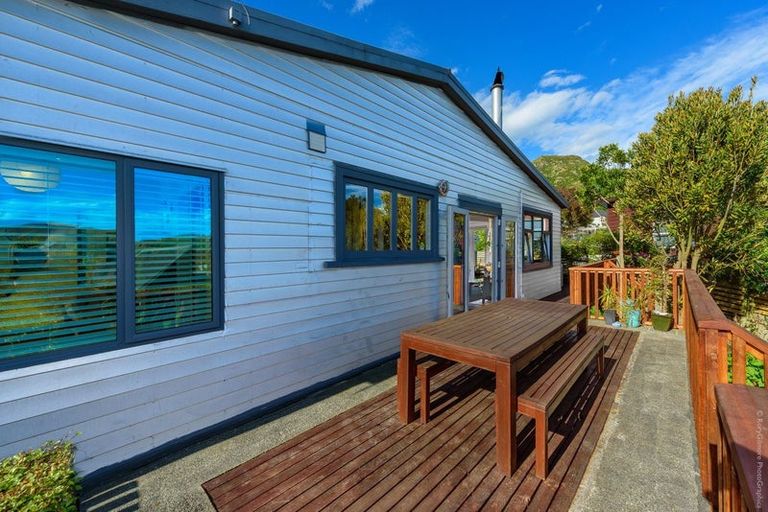 Photo of property in 10 Cornwall Road, Lyttelton, 8082