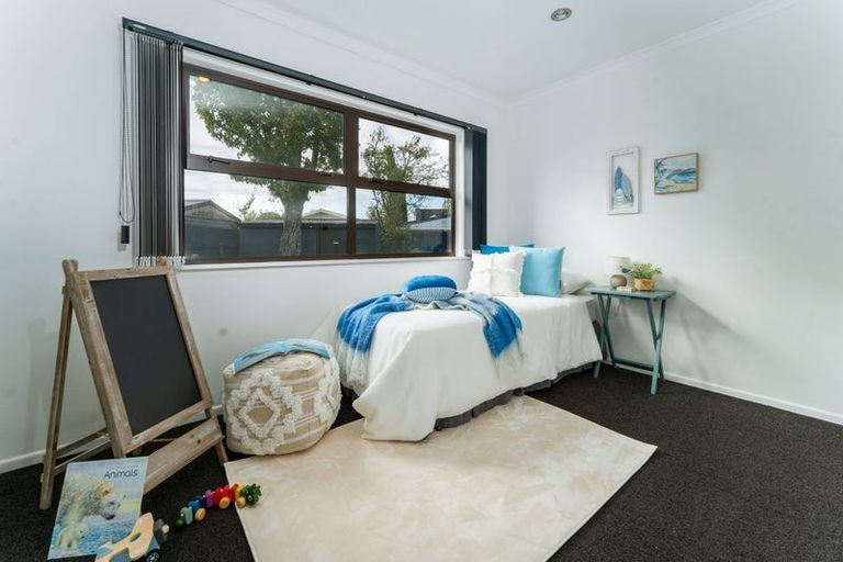Photo of property in 31 Apollo Parade, Milson, Palmerston North, 4414