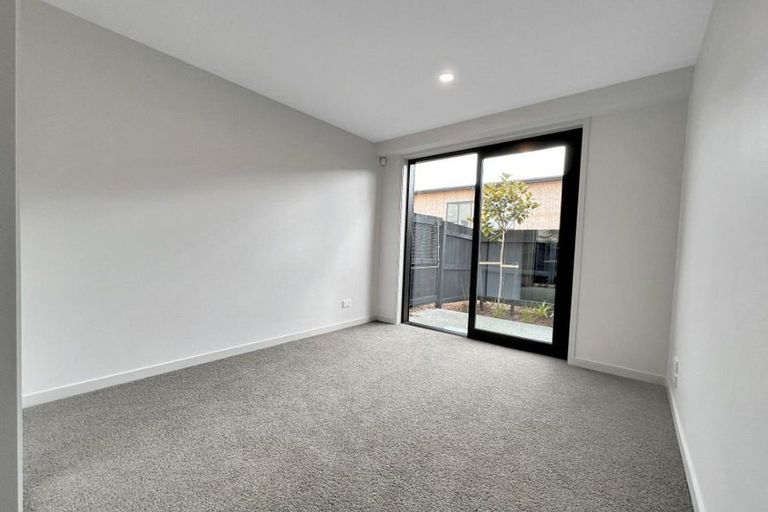 Photo of property in 1/2 Marlborough Crescent, Hobsonville, Auckland, 0616