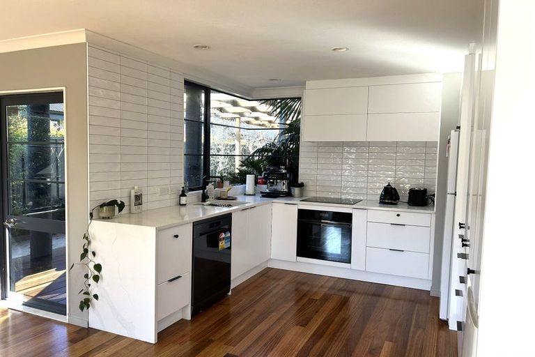 Photo of property in 14 Scott Place, Havelock North, 4130