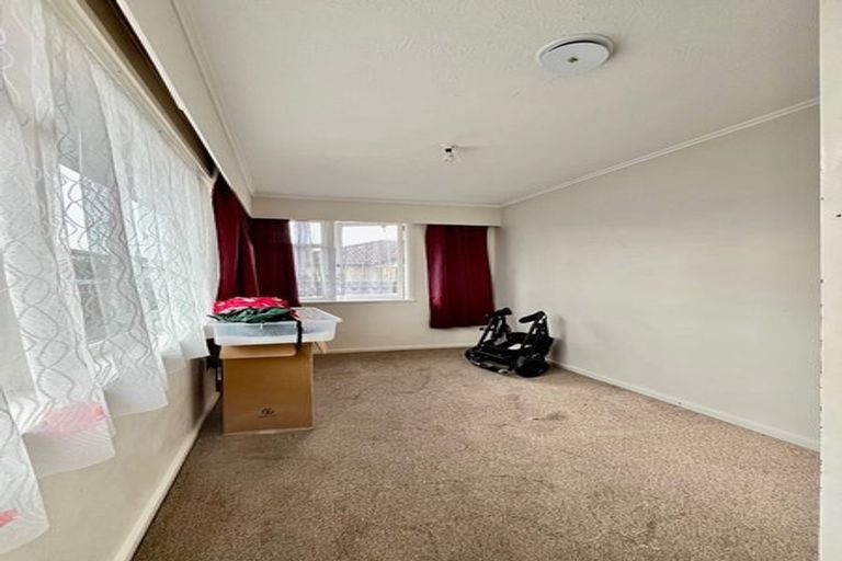 Photo of property in 42 Great South Road, Papatoetoe, Auckland, 2025