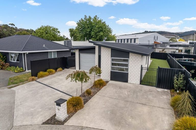 Photo of property in 14 Passchendaele Grove, Trentham, Upper Hutt, 5018