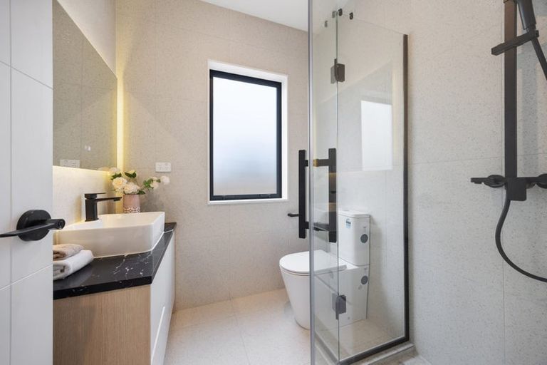 Photo of property in 2f Hughs Way, Flat Bush, Auckland, 2019