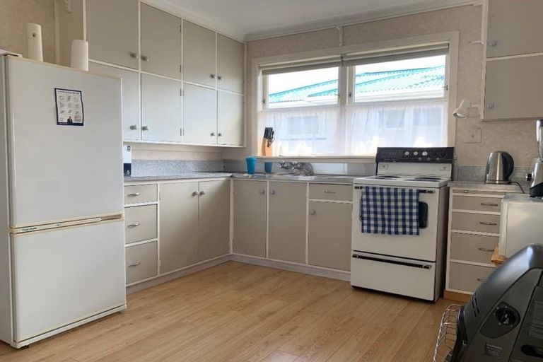 Photo of property in 15 Karaka Crescent, Levin, 5510
