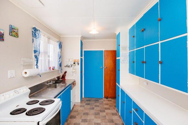 Photo of property in 18 Cardiff Street, Awapuni, Palmerston North, 4412