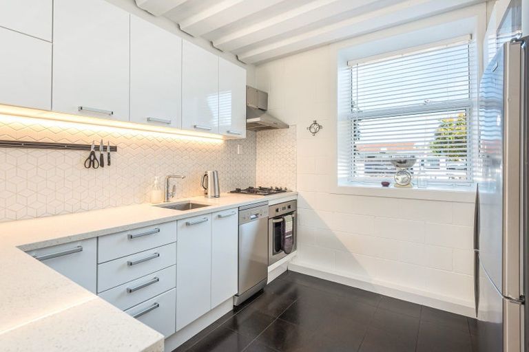 Photo of property in 1/107 Holly Road, St Albans, Christchurch, 8014