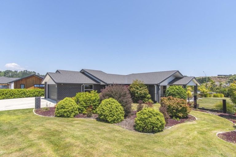 Photo of property in 222 Lakes Boulevard, Pyes Pa, Tauranga, 3112