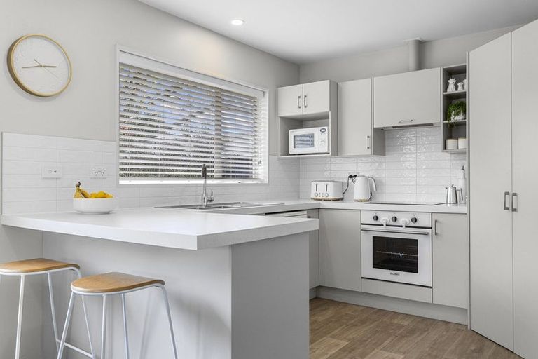 Photo of property in 4 Magnolia Lane, St Albans, Christchurch, 8052