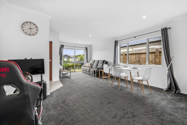Photo of property in 127 Kuaka Drive, Takanini, 2112