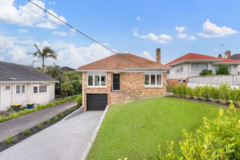 Photo of property in 1/5 Aorangi Place, Birkenhead, Auckland, 0626