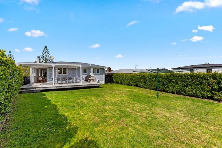 Photo of property in 1/64 Sunnynook Road, Sunnynook, Auckland, 0620