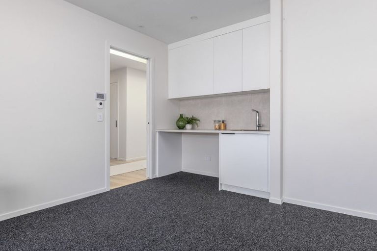 Photo of property in 6 Okupe Grove, Aotea, Porirua, 5024