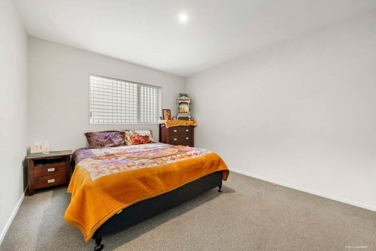 Photo of property in 30 Popokatea Drive, Takanini, 2112