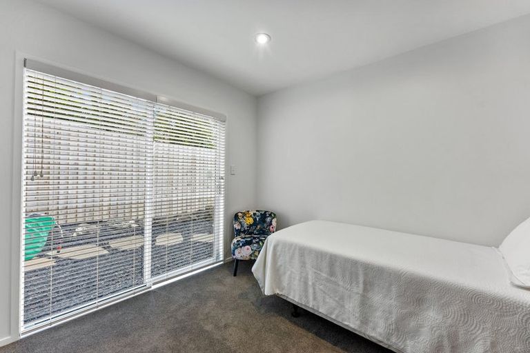 Photo of property in 1/14 Bournemouth Terrace, Murrays Bay, Auckland, 0630