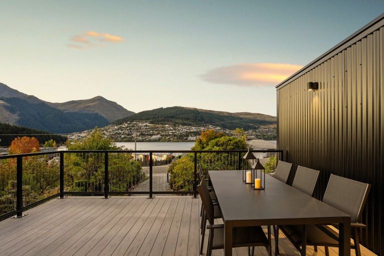 Photo of property in 696 Peninsula Road, Kelvin Heights, Queenstown, 9300
