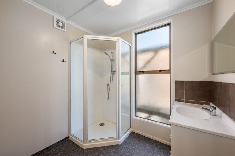 Photo of property in 62 Waikawa Road, Picton, 7220