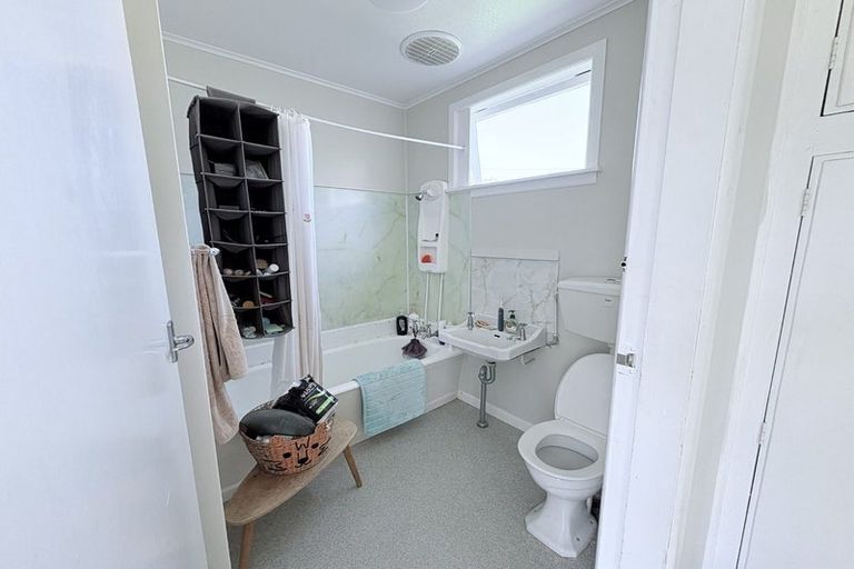 Photo of property in 84 Tiber Street, Island Bay, Wellington, 6023