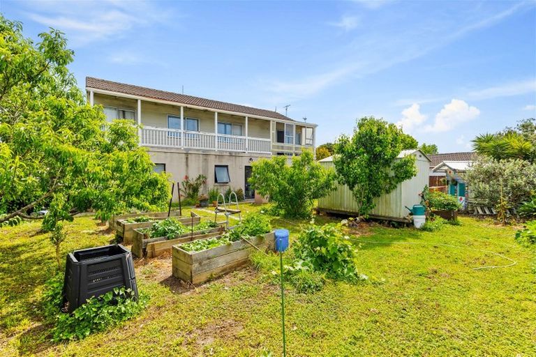 Photo of property in 1 Silverstone Place, Henderson, Auckland, 0612