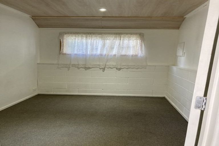 Photo of property in 48 Strid Road, Te Atatu South, Auckland, 0610