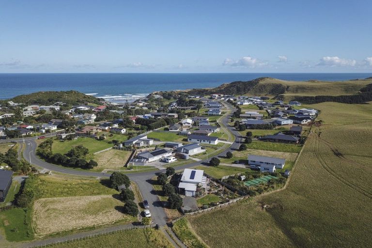 Photo of property in 10 Sunset Drive, Baylys Beach, Dargaville, 0377