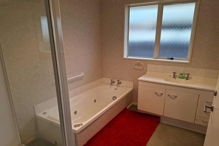 Photo of property in 120 Newcastle Street, Windsor, Invercargill, 9810