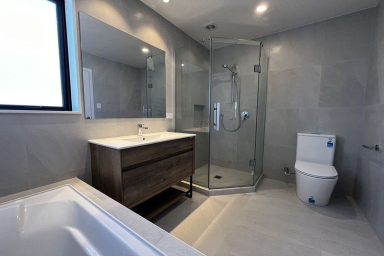 Photo of property in 7a Hinau Street, New Lynn, Auckland, 0600