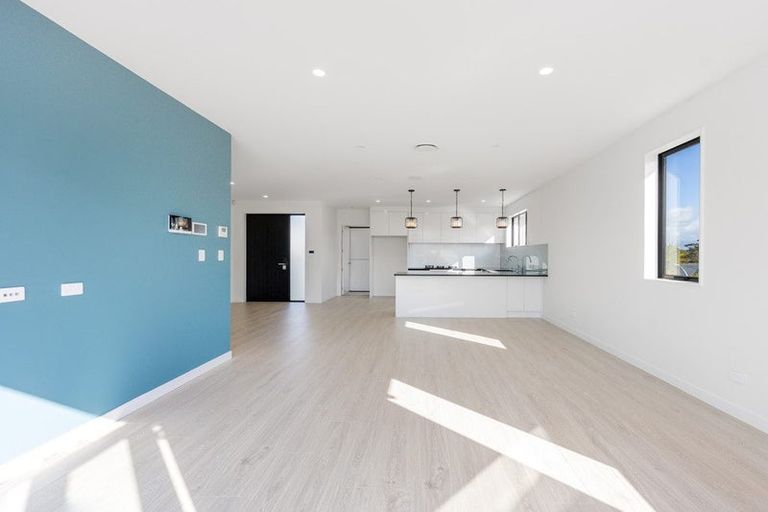 Photo of property in 13 Franheim Crescent, Orewa, 0931