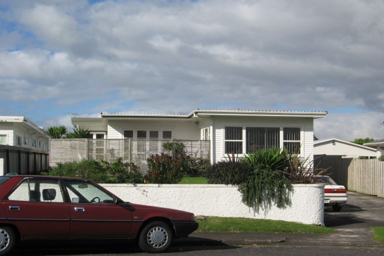 Photo of property in 18 River Road, Te Atatu Peninsula, Auckland, 0610