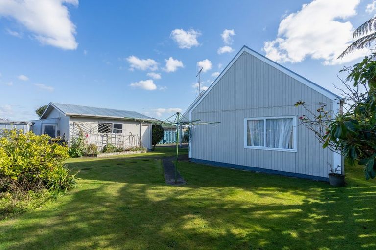 Photo of property in 10 Aitchison Place, Levin, 5510