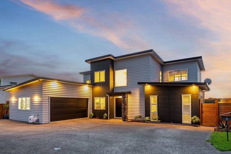 Photo of property in 3 Okataina Way, Aotea, Porirua, 5024