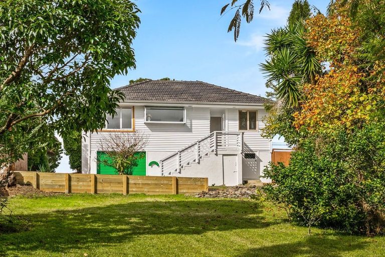 Photo of property in 207 Sturges Road, Henderson, Auckland, 0612