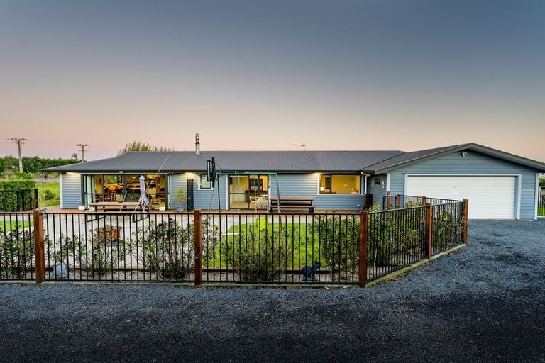 Photo of property in 27 Green Island Bush Road, Blackhead, Dunedin, 9076