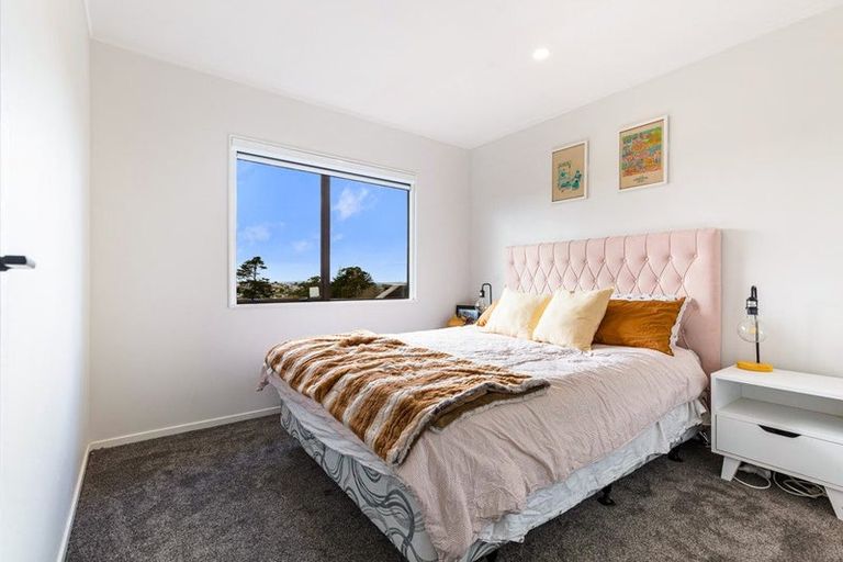 Photo of property in 8 Garton Drive, Massey, Auckland, 0614