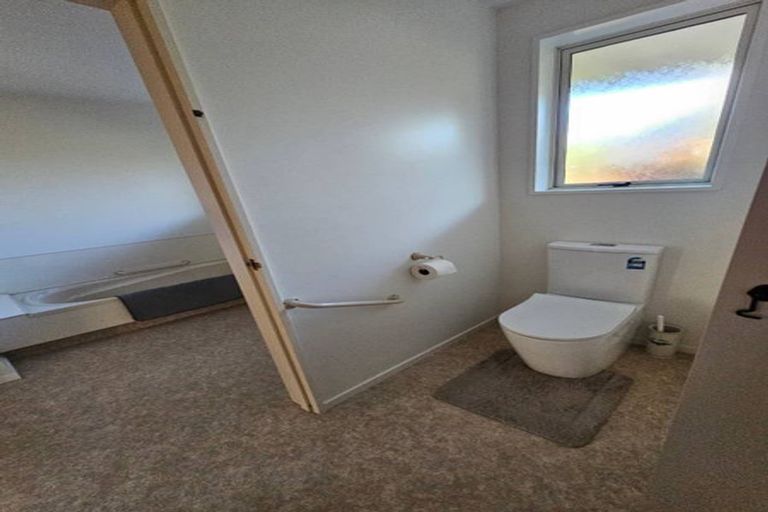 Photo of property in 32 Springbank Street, Bryndwr, Christchurch, 8053