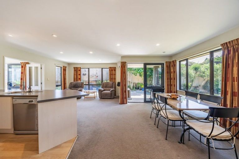 Photo of property in 14 Tararua Close, Aotea, Porirua, 5024
