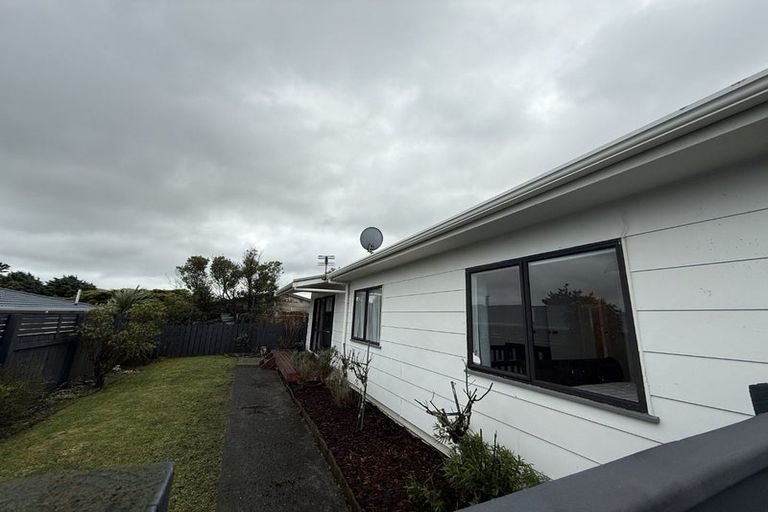 Photo of property in 1/20 Mandeville Crescent, Grenada Village, Wellington, 6037