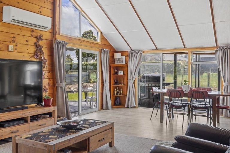 Photo of property in 15 Fairbank Avenue, Stratford, 4332