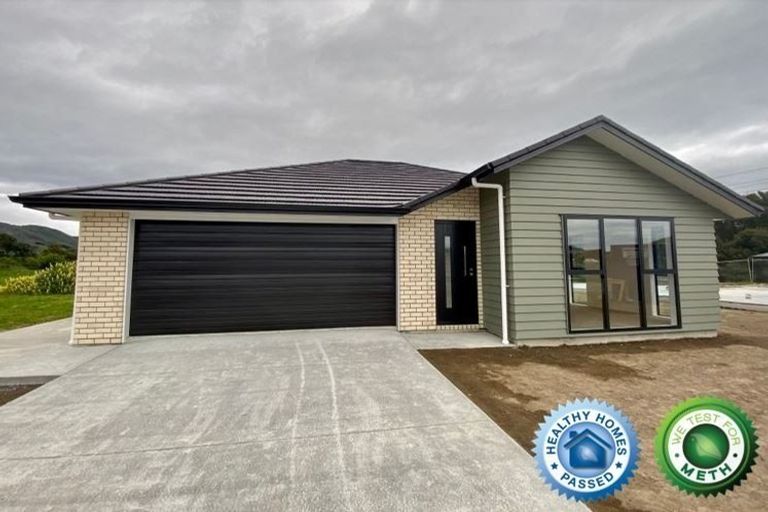 Photo of property in 6 Kaiwaru Place, Waikanae, 5036
